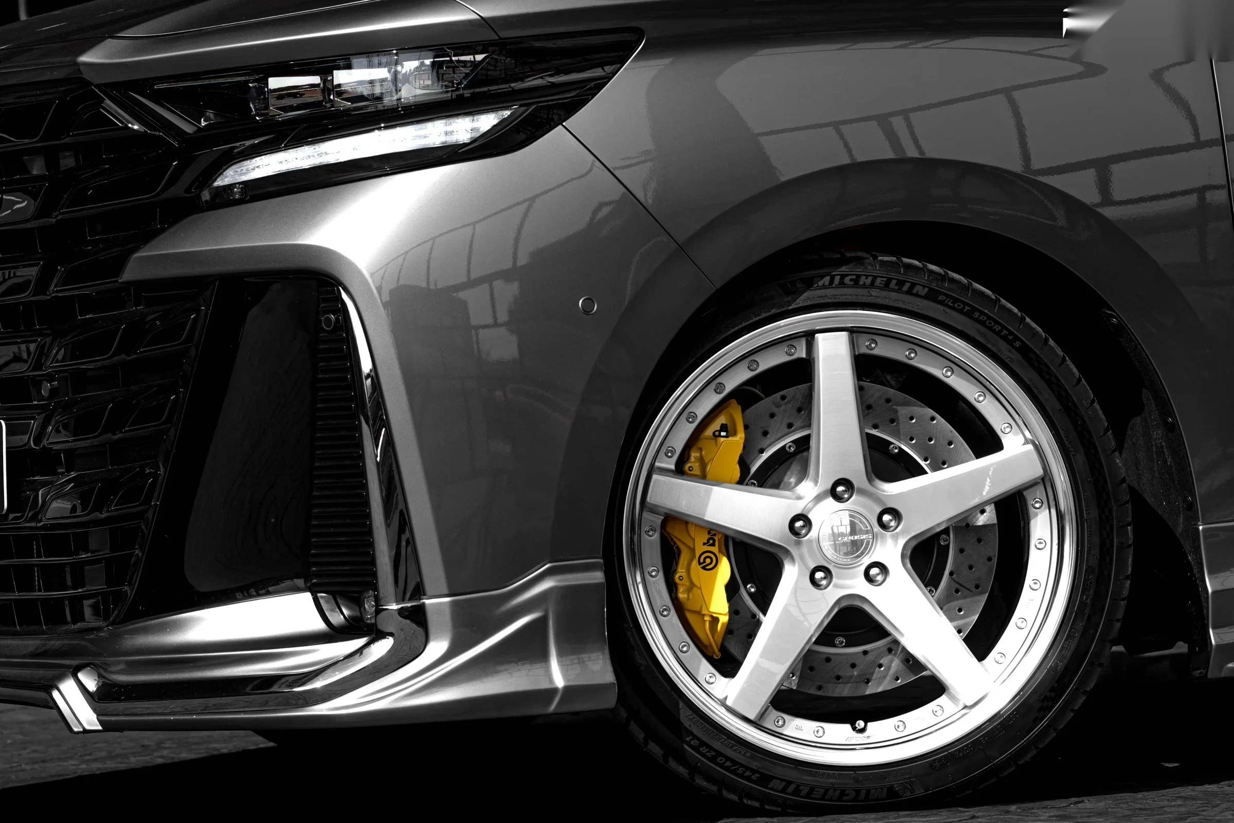 ชุดแต่ง TOYOTA VELLFIRE Toyota Vellfire 40 x Work GNOSIS CVF 21′′ x Brembo GT Brake Kit x PERF Brake x WALD bodykits Prodrive Shop ภาพ 2