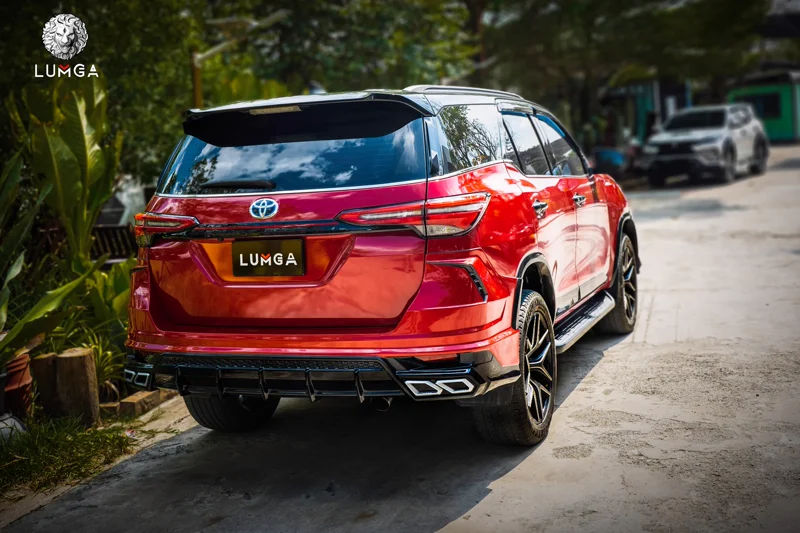 ชุดแต่งสเกิร์ตรอบคัน Toyota Fortuner 2015 - รุ่นปี ปัจจุบัน โดย Lumga (ลัมกา) bodykits - TOYOTA fortuner 2016 ชุดแต่งรถ ภาพ 12