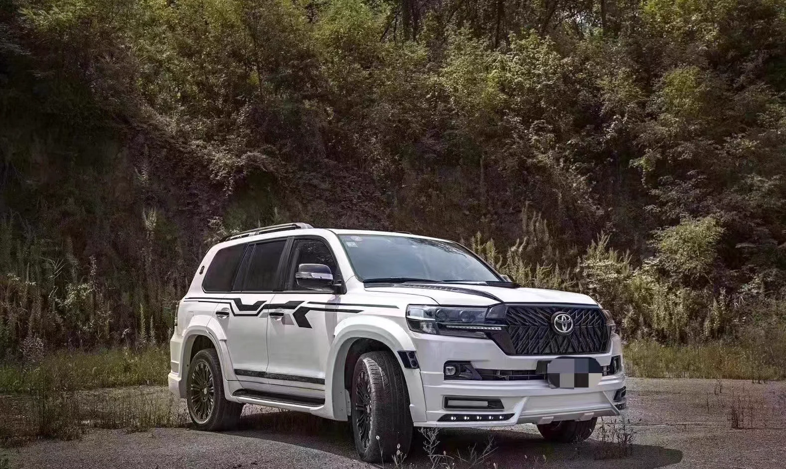 รูปชุดแต่ง ชุดแต่ง TOYOTA Land Cruiser 2016 2020 WALD 200 ภาพที่ 1