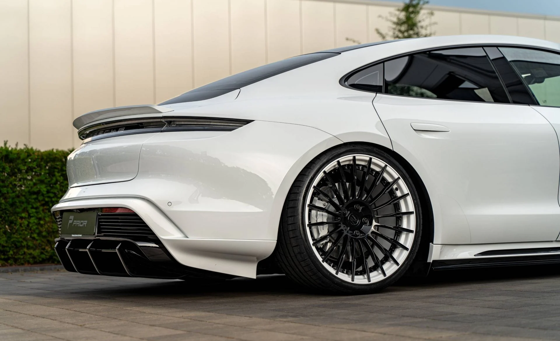 สปอยเลอร์หลัง Prior Design PORSCHE Taycan 2019+ ภาพสินค้าที่เลือก