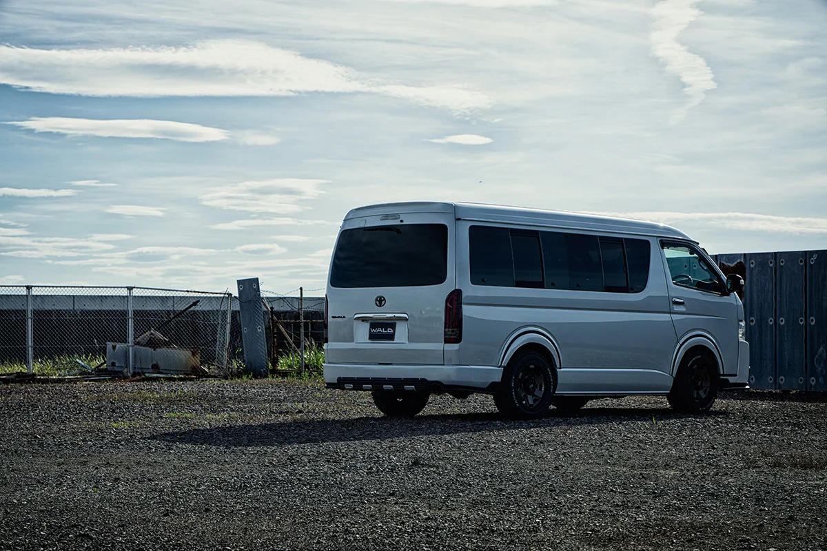 ชุดแต่ง TOYOTA HIACE WIDE/SUPER LONG WALD Japan เดสเสิร์ตไลน์ ภาพ 7