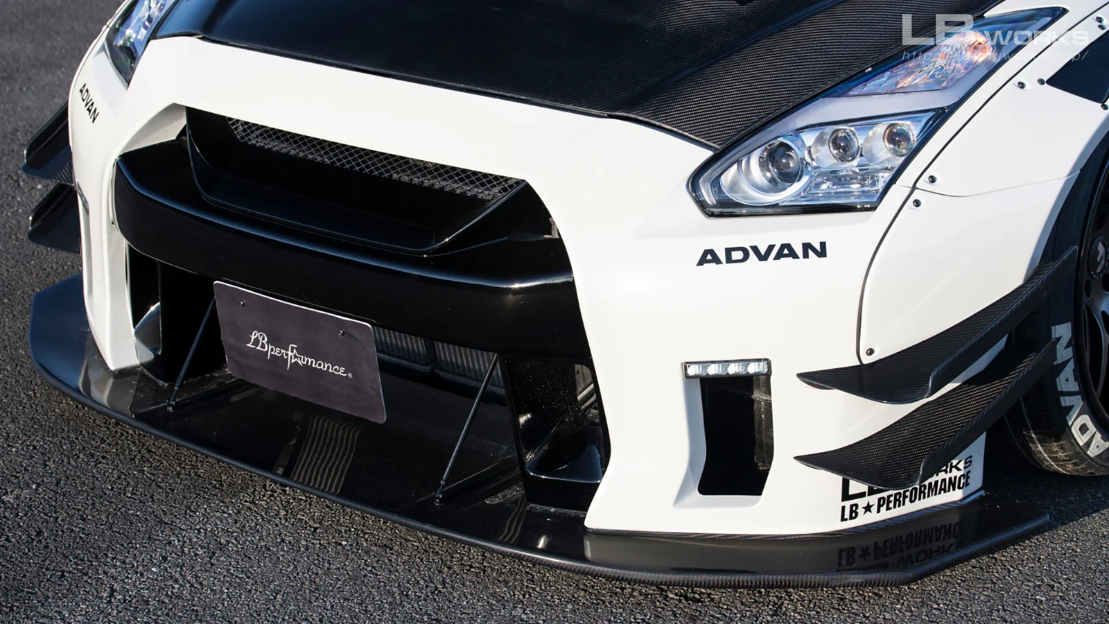 รูปชุดแต่ง ชุดแต่ง Nissan GTR R35 LB Work Type 2 ภาพที่ 9