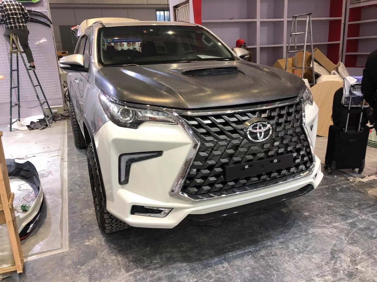 รูปชุดแต่ง ชุดแต่ง Toyota Fortuner 2015 2019 V.6 HK ภาพที่ 3