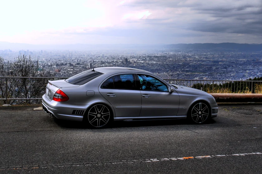 ชุดแต่ง MERCEDES-BENZ E-CLASS WALD Japan สปอร์ตไลน์ แบล็กไบซัน เอดิชัน ภาพ 4