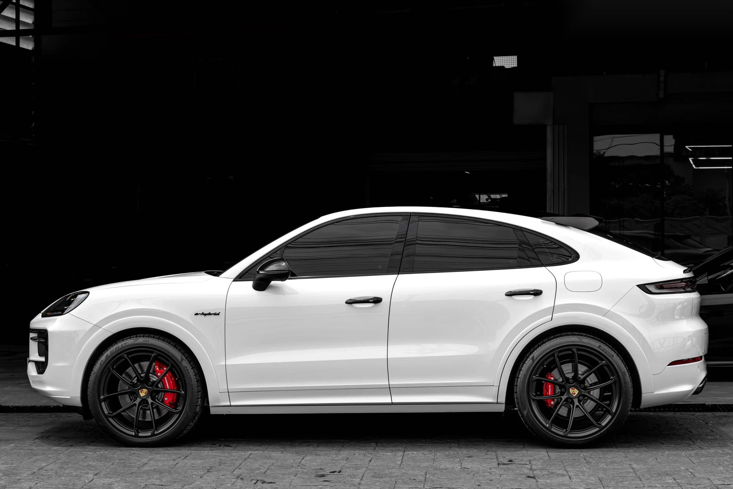 ชุดแต่ง PORSCHE E3.2 Porsche Cayenne S Coupé E3.2 x Turbo GT Wing Prodrive Shop ภาพ 4