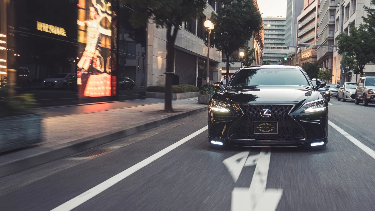 ชุดแต่ง LEXUS LS500/500h F SPORT WALD Japan เอ็กเซ็กคิวทีฟไลน์ ภาพ 23
