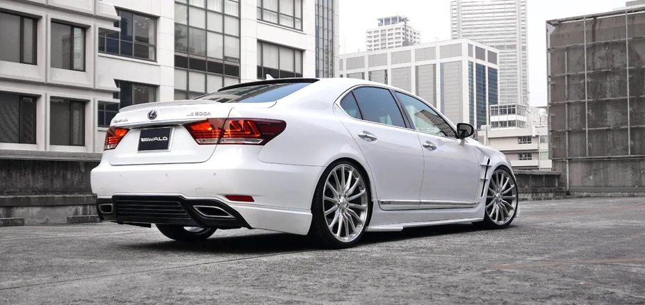 ชุดแต่ง LEXUS LS460/600h F SPORT WALD Japan เอ็กเซ็กคิวทีฟไลน์ ภาพ 28