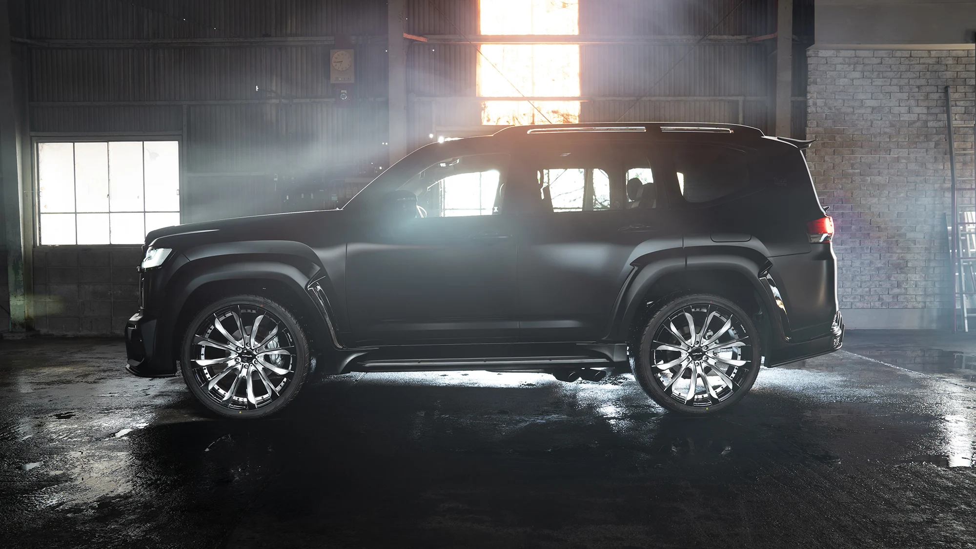 ชุดแต่ง TOYOTA LAND CRUISER 300 ZX WALD Japan สปอร์ตไลน์ แบล็กไบซัน เอดิชัน ภาพ 18