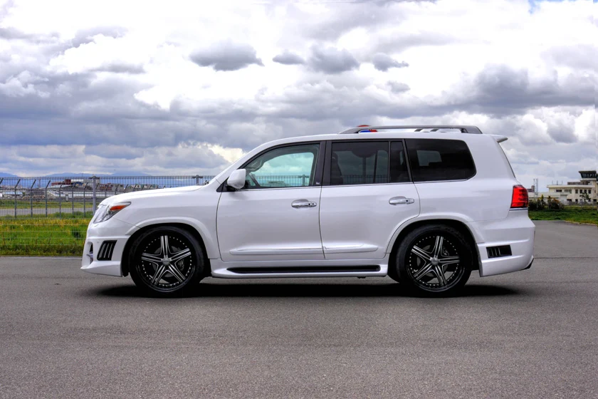 ชุดแต่ง LEXUS LX570 WALD Japan สปอร์ตไลน์ แบล็กไบซัน เอดิชัน ภาพ 24
