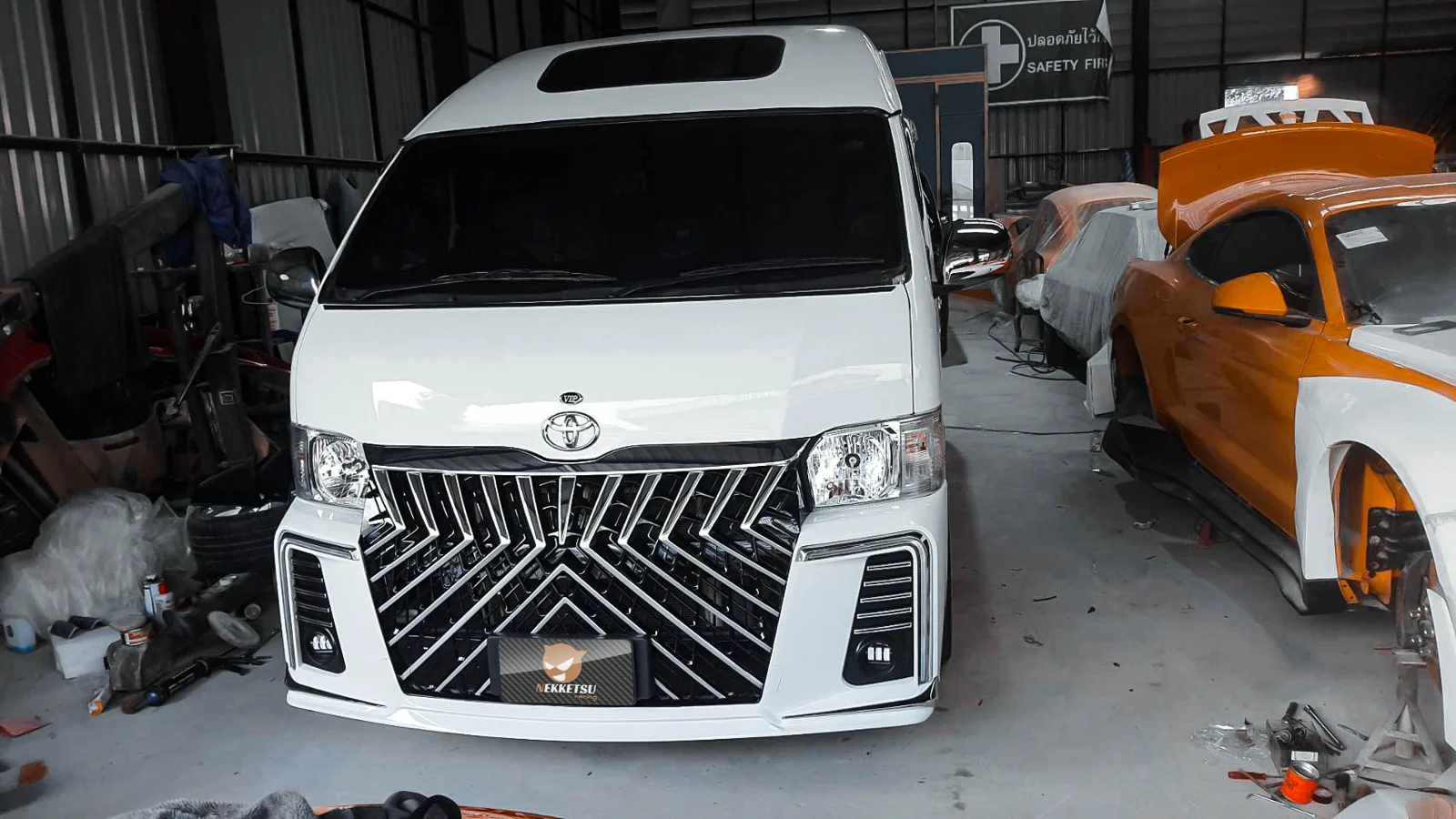 รูปชุดแต่ง ชุดแต่ง TOYOTA Commuter รถตู้ 2005 2018 ทรง Alphard V.2 ภาพที่ 11