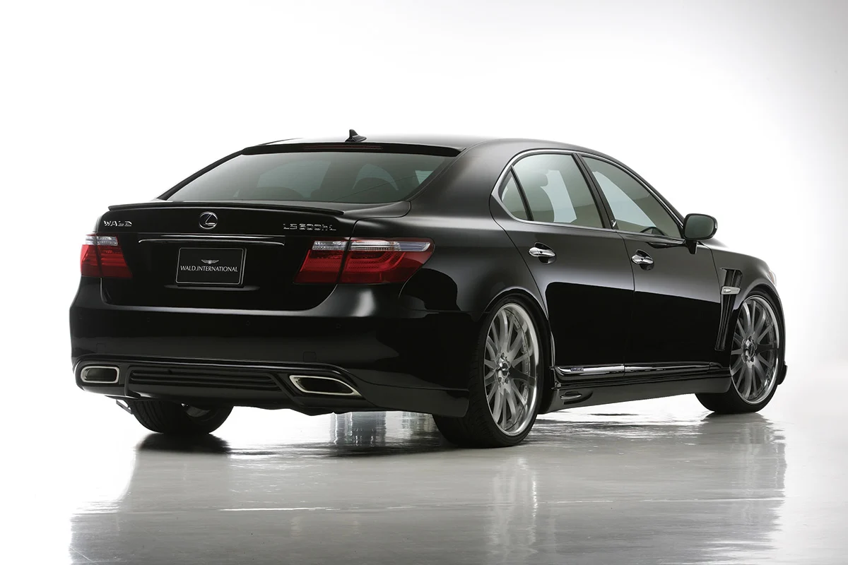 ชุดแต่ง LEXUS LS460/L 600h/hL WALD Japan เอ็กเซ็กคิวทีฟไลน์ V1 ภาพ 15