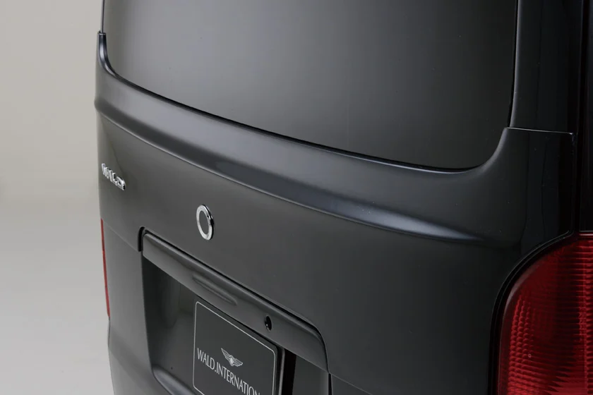 ชุดแต่ง TOYOTA HIACE NARROW WALD Japan เอ็กเซ็กคิวทีฟไลน์ V1 ภาพ 12