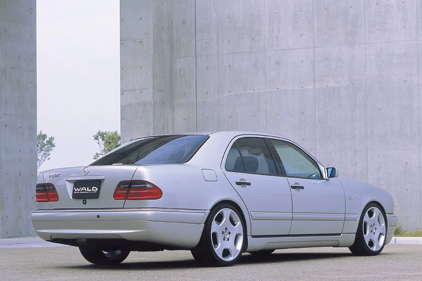 ชุดแต่ง MERCEDES-BENZ E-CLASS WALD Japan เอ็กเซ็กคิวทีฟไลน์ ภาพ 2