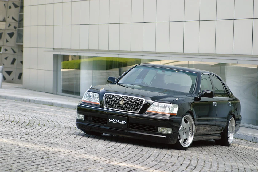 ชุดแต่ง TOYOTA CROWN MAJESTA WALD Japan เอ็กเซ็กคิวทีฟไลน์ ภาพ 4