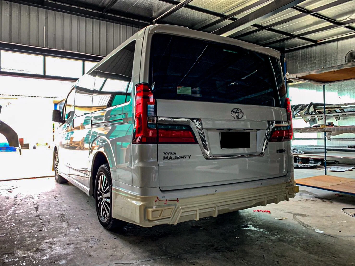 รูปชุดแต่ง ชุดแต่ง Toyota Majesty AMT ภาพที่ 8