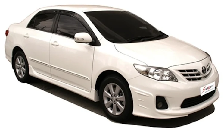 ชุดแต่ง ALTIS 2010 – S ภาพรถเต็มคันมุมหน้าจากต้นทาง S-Sporty