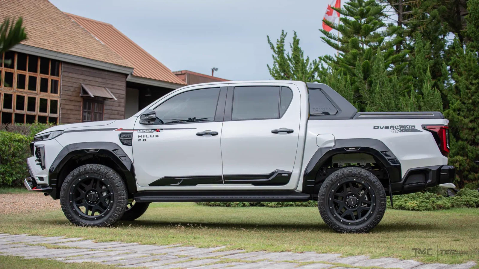รูปชุดแต่ง ชุดแต่ง TOYOTA Hilux TRAVO 2025 2028 VazoomaX ภาพที่ 7