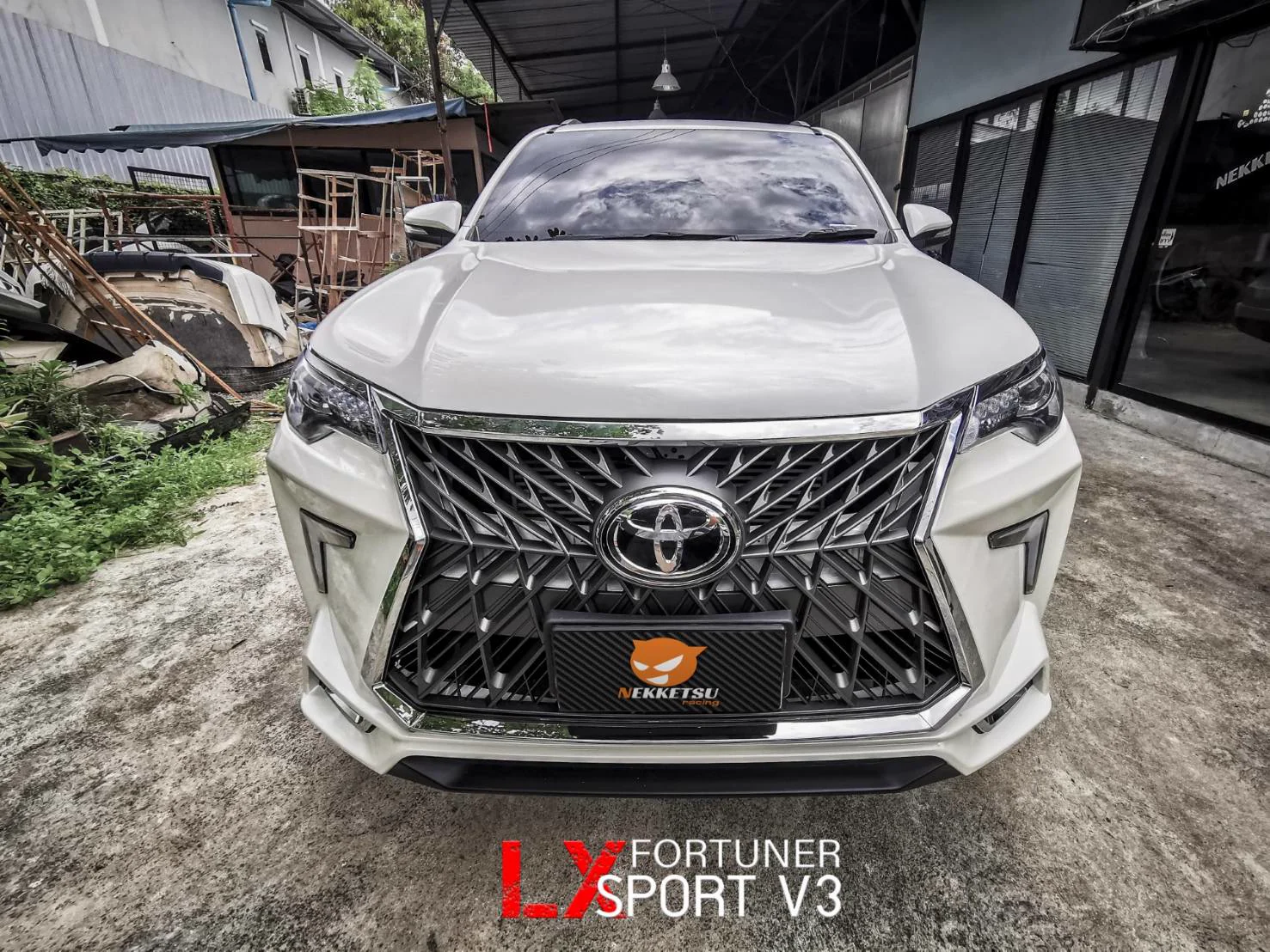 รูปชุดแต่ง ชุดแต่ง Toyota Fortuner 2015 2019 V.3 HK ภาพที่ 12