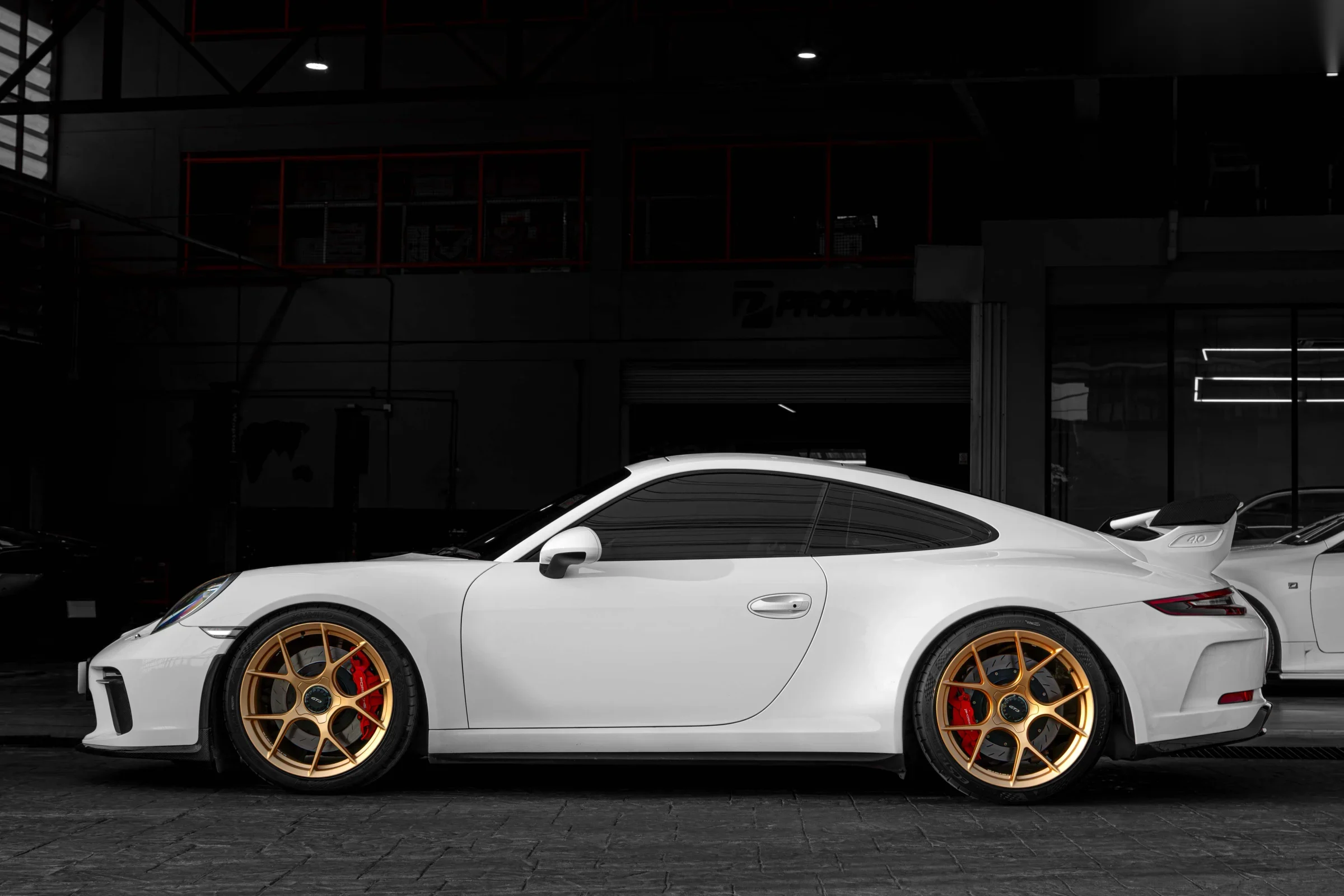 ชุดแต่ง PORSCHE 991.2 SERIES Porsche 991.2 x CNC Custom Forged Wheels 20” x Akrapovic คาร์บอน ดิฟฟิวเซอร์ Prodrive Shop ภาพ 6