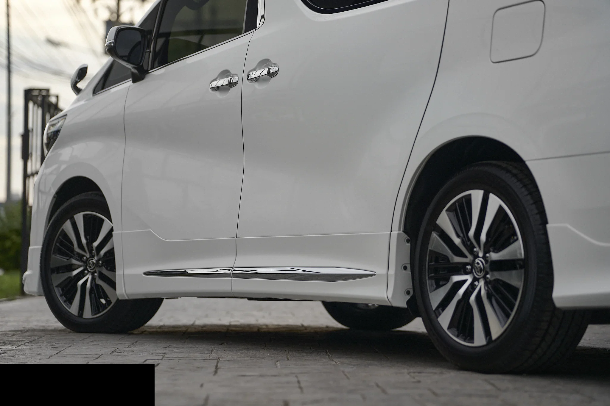 ชุดแต่ง TOYOTA ALPHARD Toyota Alphard x Modellista Prodrive Shop ภาพ 5