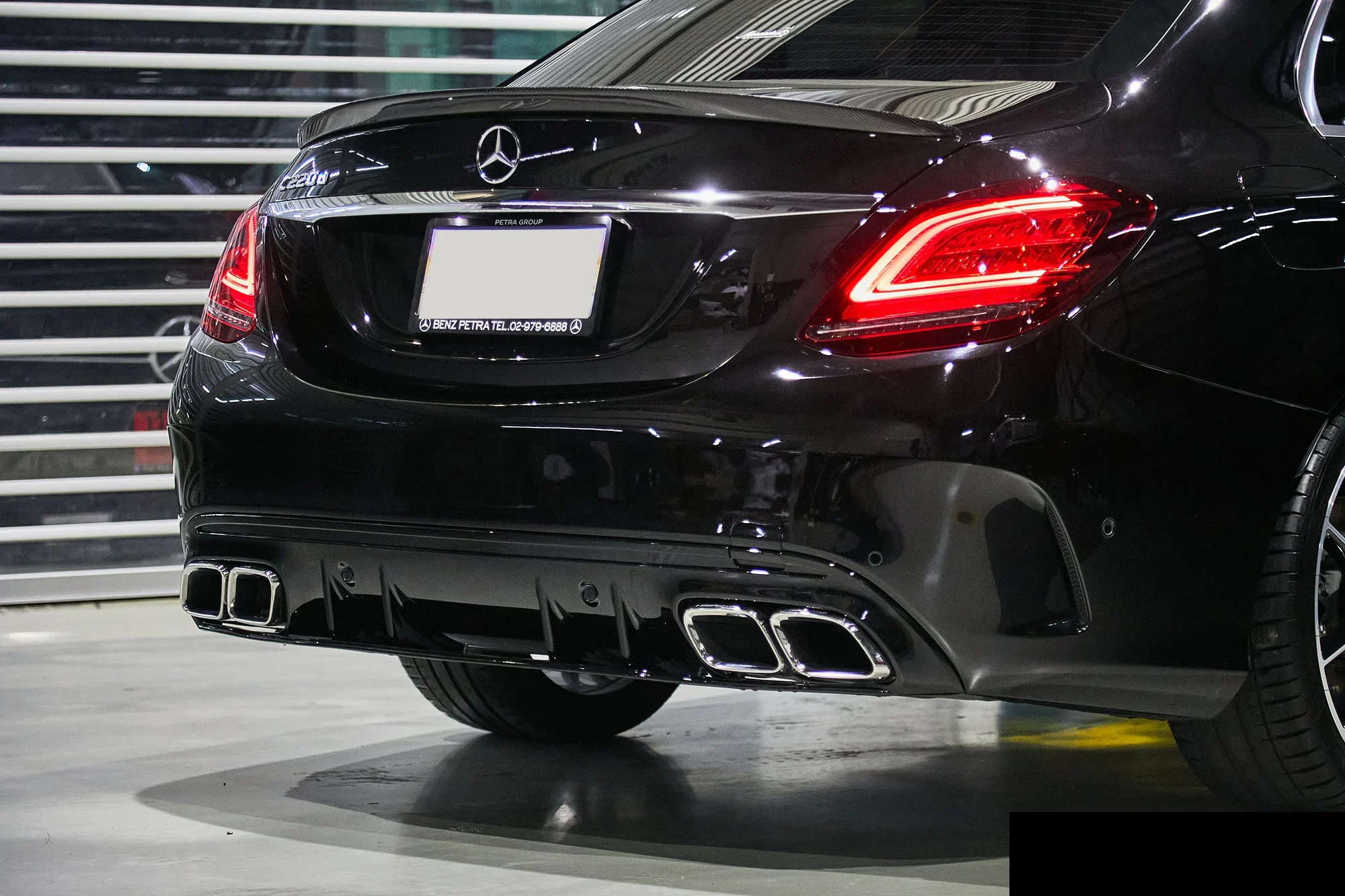ชุดแต่ง MERCEDES BENZ W205 Mercedes-Benz W205 C220d x กระจังหน้า GT x Rear คาร์บอน ดิฟฟิวเซอร์ ทรง C63 Prodrive Shop ภาพ 5