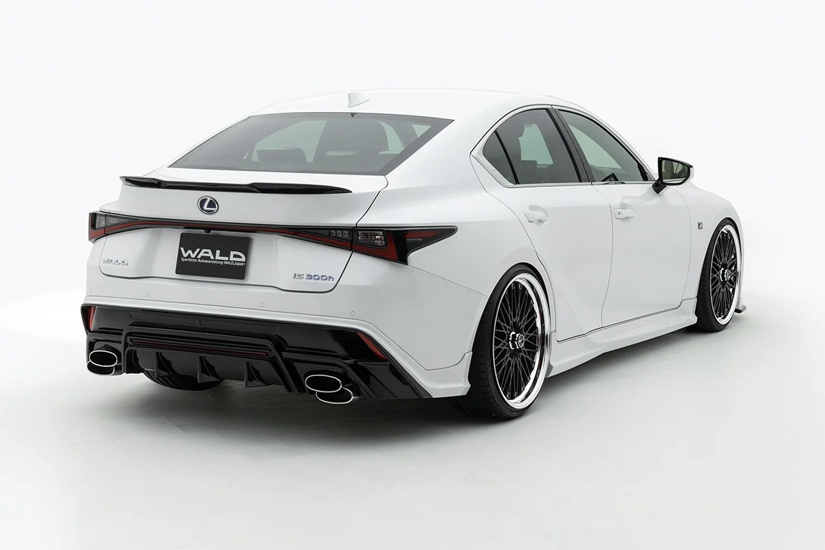 ชุดแต่ง LEXUS IS300/300h/350 F SPORT WALD Japan สปอร์ตไลน์ ภาพ 2