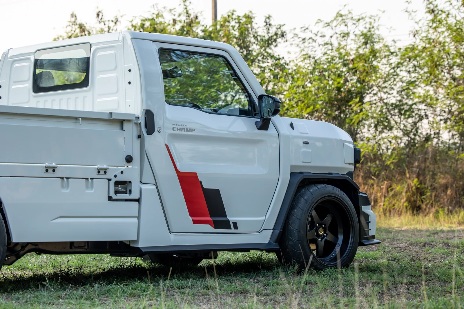 รูปชุดแต่ง ชุดแต่ง Toyota Hilux Champ 2024 Vazooma X ภาพที่ 15