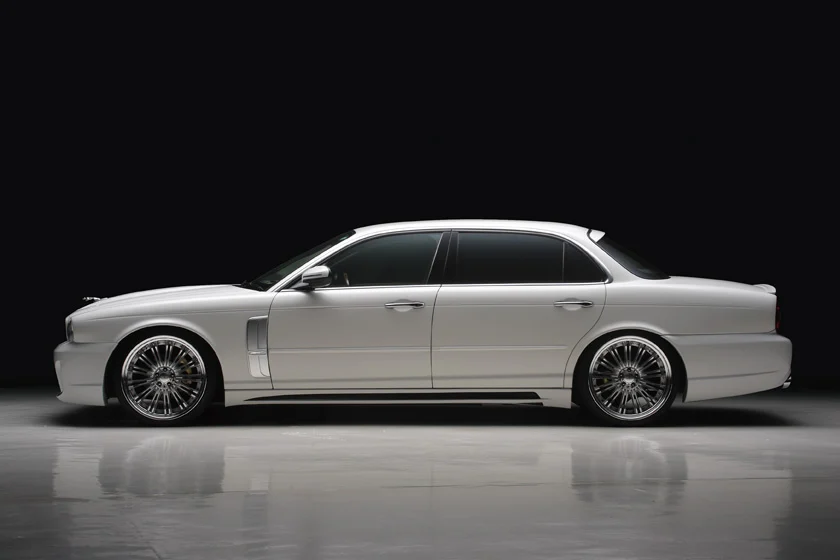 ชุดแต่ง JAGUAR XJ WALD Japan สปอร์ตไลน์ แบล็กไบซัน เอดิชัน ภาพ 4