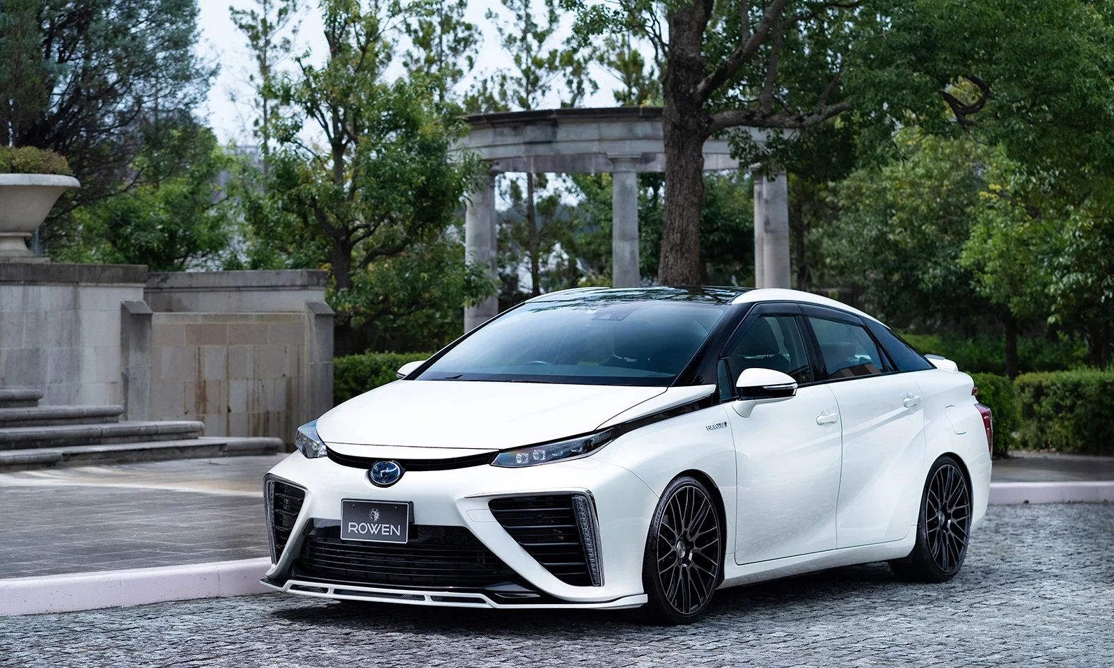 ชุดแต่ง TOYOTA MIRAI JPD10 2014.11~Rowen Japan ภาพ 1