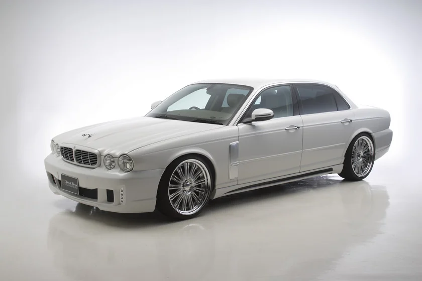 ชุดแต่ง JAGUAR XJ WALD Japan สปอร์ตไลน์ แบล็กไบซัน เอดิชัน ภาพ 3