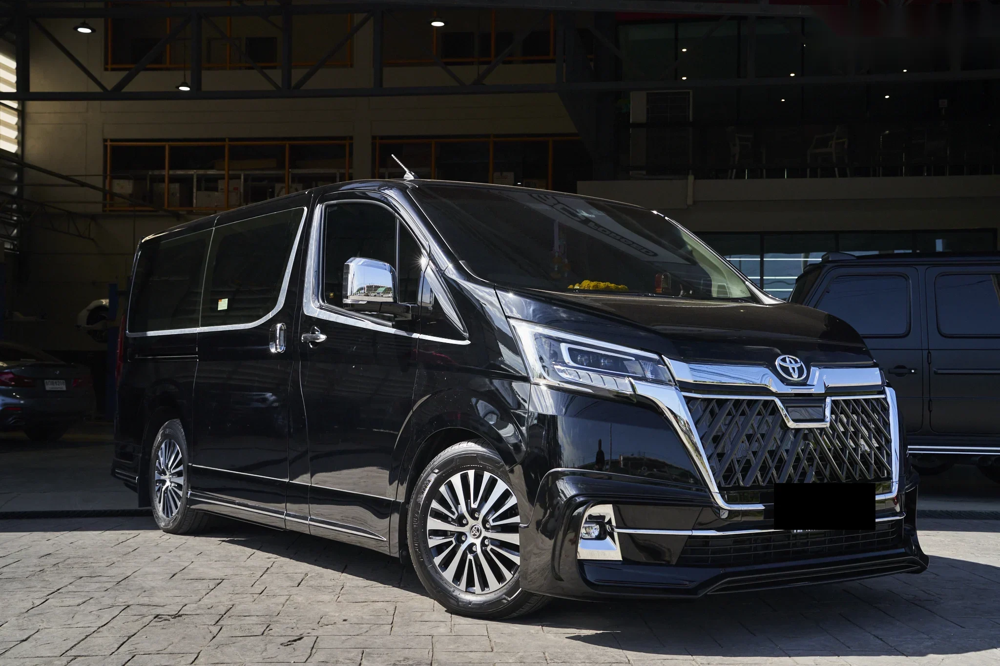 ชุดแต่ง TOYOTA Majesty Toyota Majesty x WALD International Prodrive Shop ภาพ 1