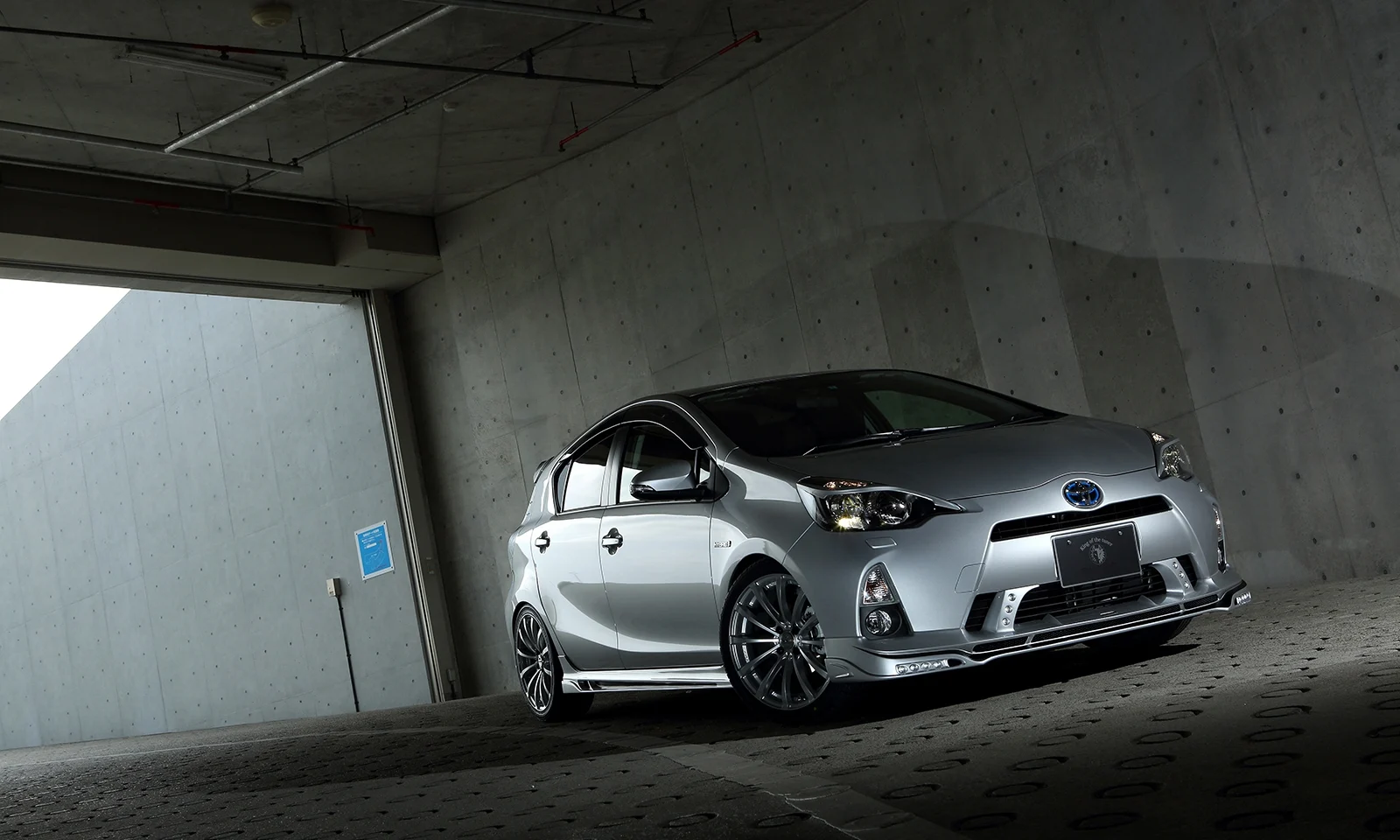 ชุดแต่ง TOYOTA 10 AQUA MODEL NHP10 2011.12~2014.12 JAPAN PREMIUM Rowen Japan ภาพ 2