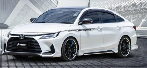 ชุดแต่ง TOYOTA ATIV 2025 – SEED SPORT ภาพรถเต็มคันมุมหน้าจากต้นทาง S-Sporty