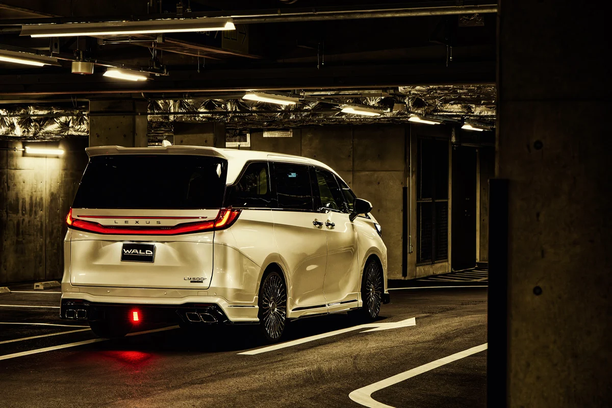 ชุดแต่ง LEXUS LM500h WALD Japan สปอร์ตไลน์ ภาพ 15