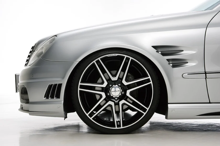 ชุดแต่ง MERCEDES-BENZ E-CLASS WAGON WALD Japan สปอร์ตไลน์ แบล็กไบซัน เอดิชัน ภาพ 17