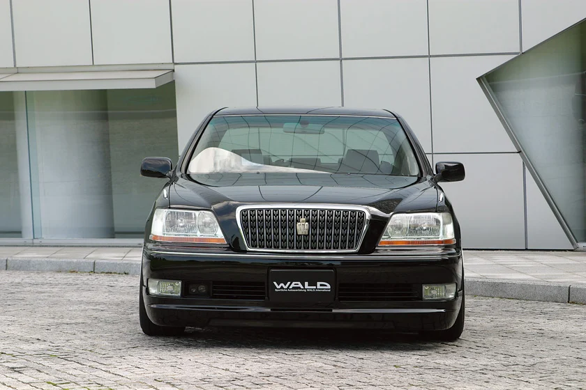 ชุดแต่ง TOYOTA CROWN MAJESTA WALD Japan เอ็กเซ็กคิวทีฟไลน์ ภาพ 1