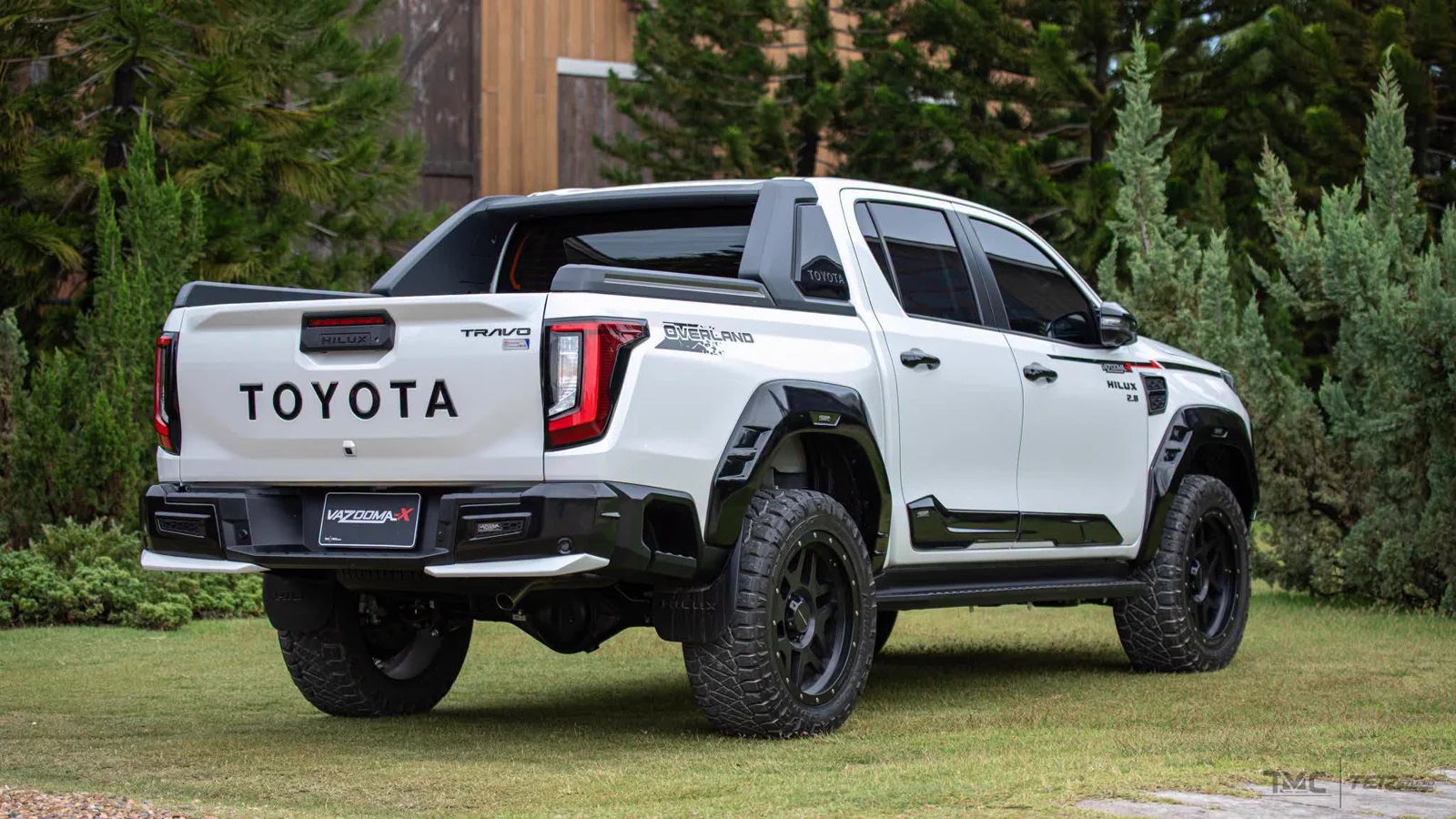 รูปชุดแต่ง ชุดแต่ง TOYOTA Hilux TRAVO 2025 2028 VazoomaX ภาพที่ 5