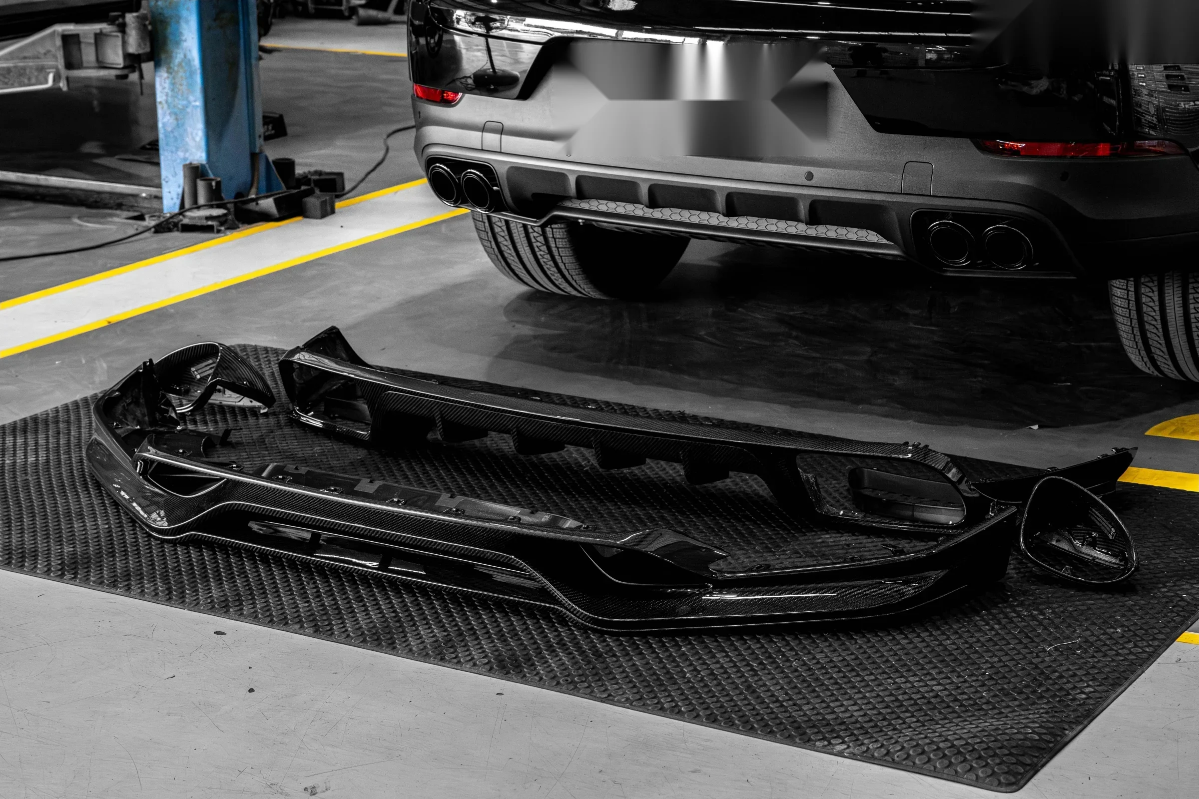 ชุดแต่ง PORSCHE E3.2 Porsche Cayenne Coupe E3.2 x Craftec คาร์บอน Parts Prodrive Shop ภาพ 14