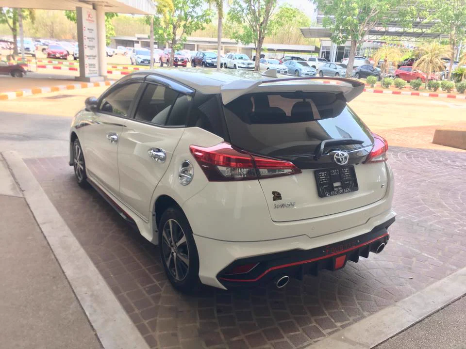 รูปชุดแต่ง ชุดแต่ง Toyota Yaris Ativ 17 19 Faustino 5 Door ภาพที่ 4