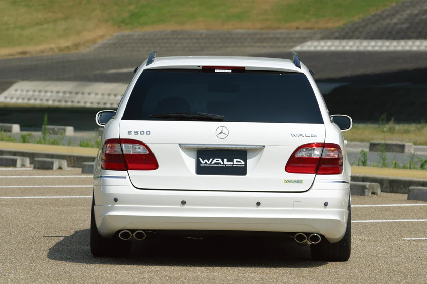 ชุดแต่ง MERCEDES-BENZ E-CLASS WAGON WALD Japan เอ็กเซ็กคิวทีฟไลน์ ภาพ 6