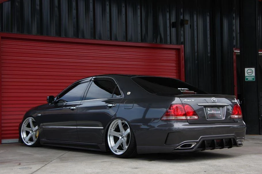 กันชนท้าย JOB DESIGN PHANTOM สำหรับ TOYOTA CROWN GRS18 ภาพสินค้าที่เลือก