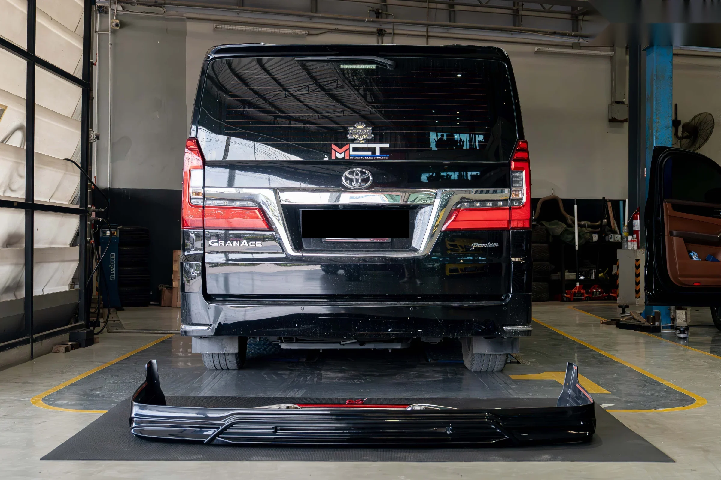 ชุดแต่ง TOYOTA Majesty Toyota Majesty x WALD ชุดแต่งรอบคัน Prodrive Shop ภาพ 11