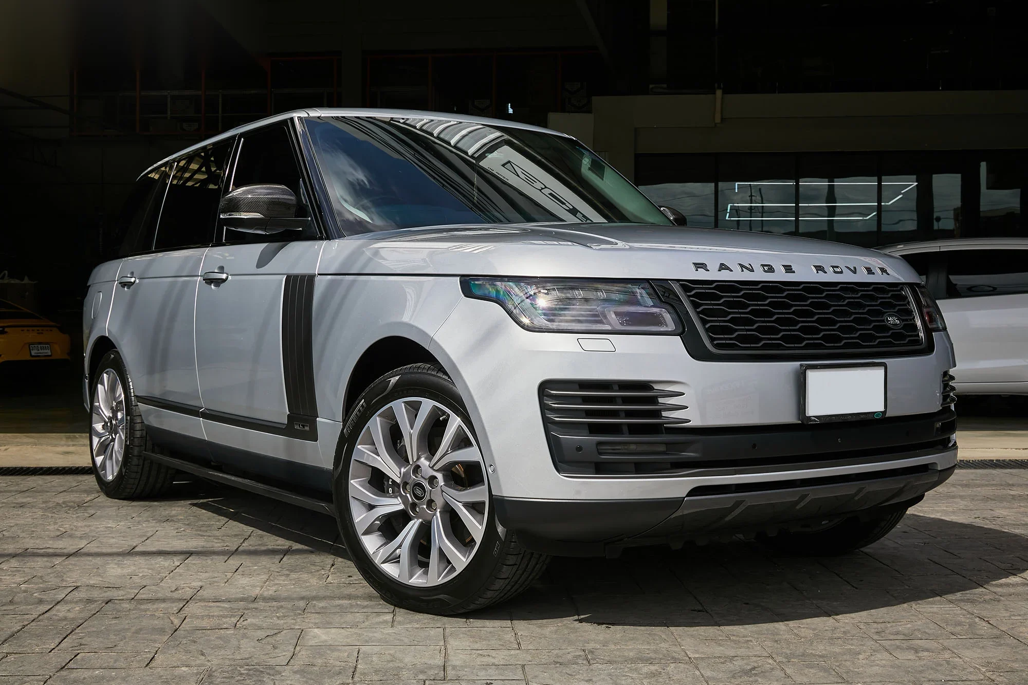 ชุดแต่ง RANGE ROVER VOQUE Range Rover Vogue x StarTech Prodrive Shop ภาพ 1