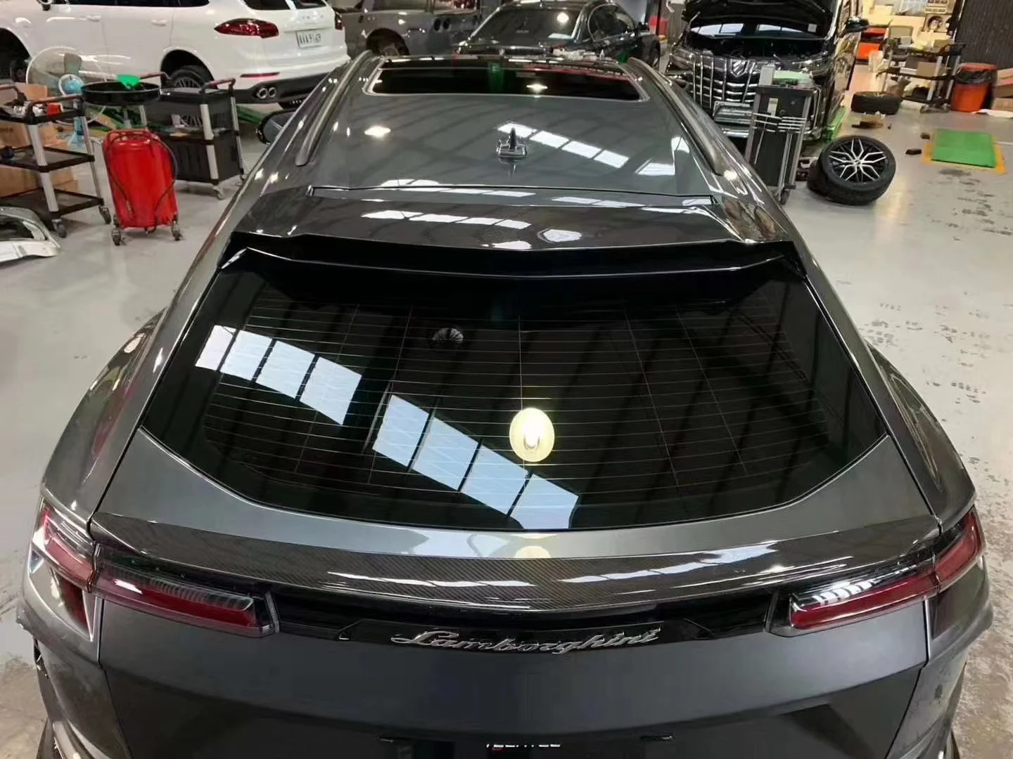 รูปชุดแต่ง ชุดแต่ง Lamborghini Urus Mansory ภาพที่ 6