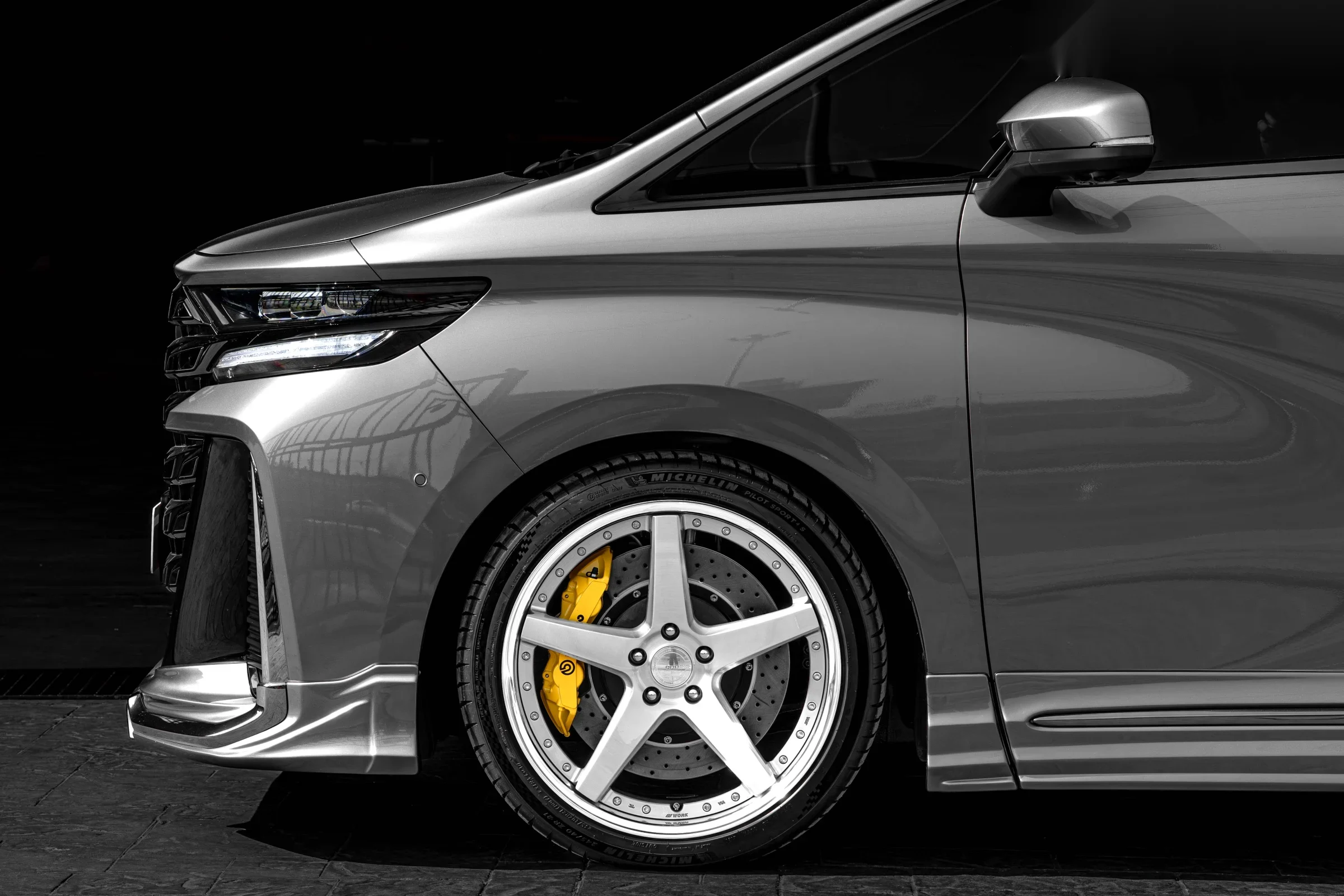 ชุดแต่ง TOYOTA VELLFIRE Toyota Vellfire 40 x Work GNOSIS CVF 21′′ x Brembo GT Brake Kit x PERF Brake x WALD bodykits Prodrive Shop ภาพ 5