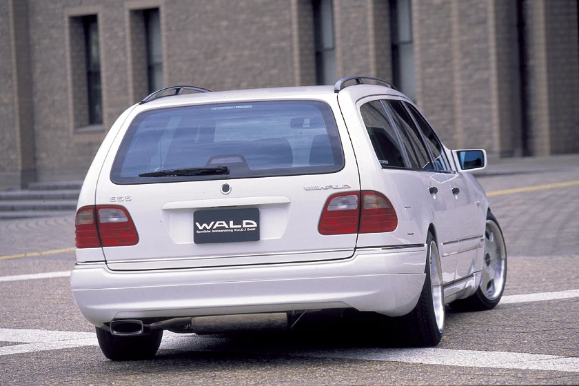 ชุดแต่ง MERCEDES-BENZ E-CLASS WAGON WALD Japan เอ็กเซ็กคิวทีฟไลน์ ภาพ 2