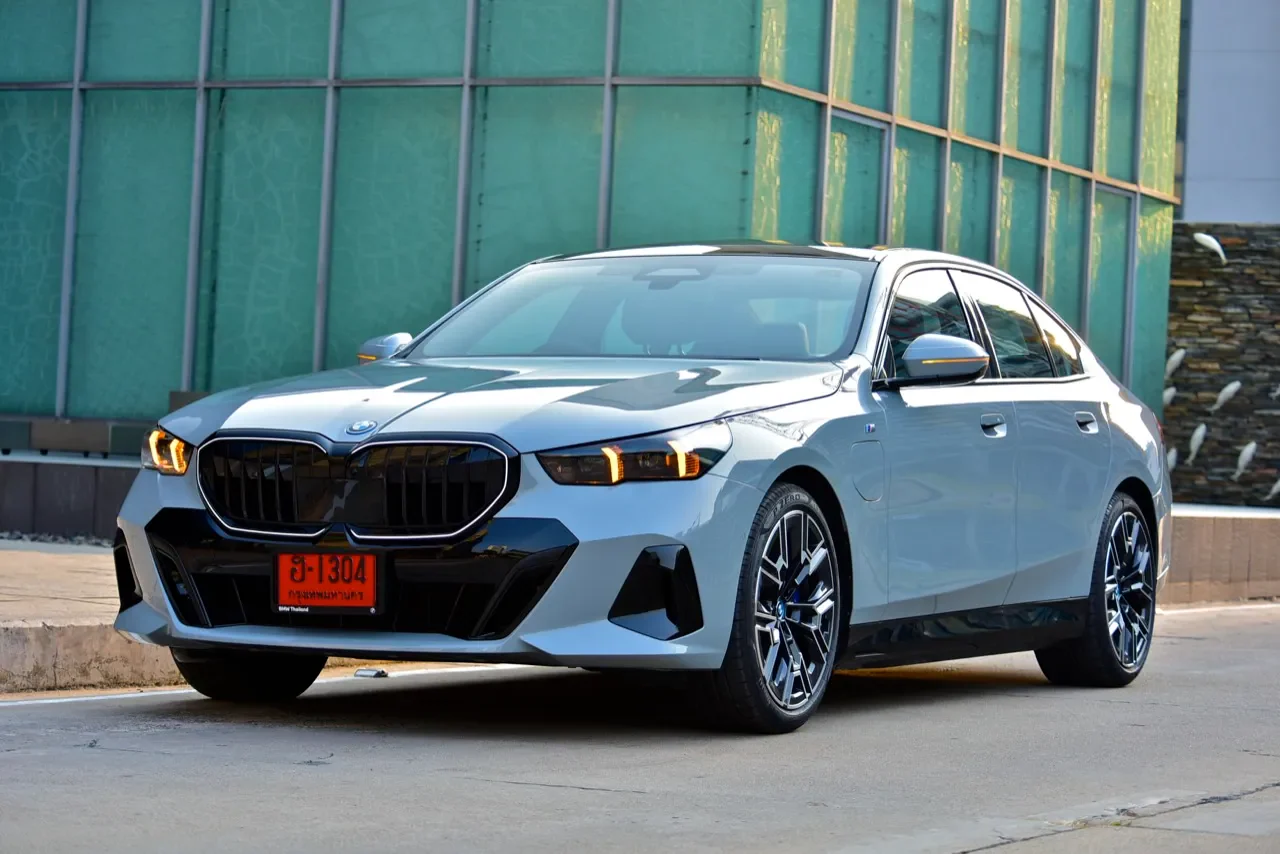 รูปชุดแต่ง ชุดแต่ง BMW Series5 G60 2024 2026 M Sport ภาพที่ 6