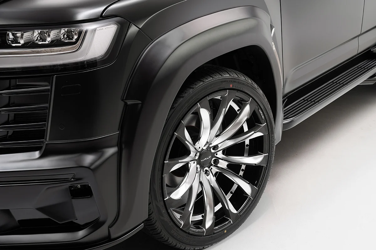 ชุดแต่ง TOYOTA LAND CRUISER 300 ZX WALD Japan สปอร์ตไลน์ แบล็กไบซัน เอดิชัน ภาพ 10