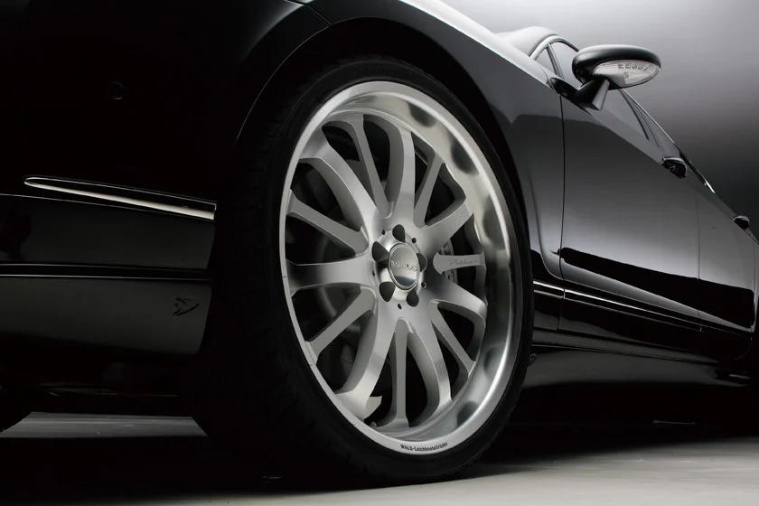 ชุดแต่ง BENTLEY CONTINENTAL FLYING SPUR WALD Japan เอ็กเซ็กคิวทีฟไลน์ ภาพ 11