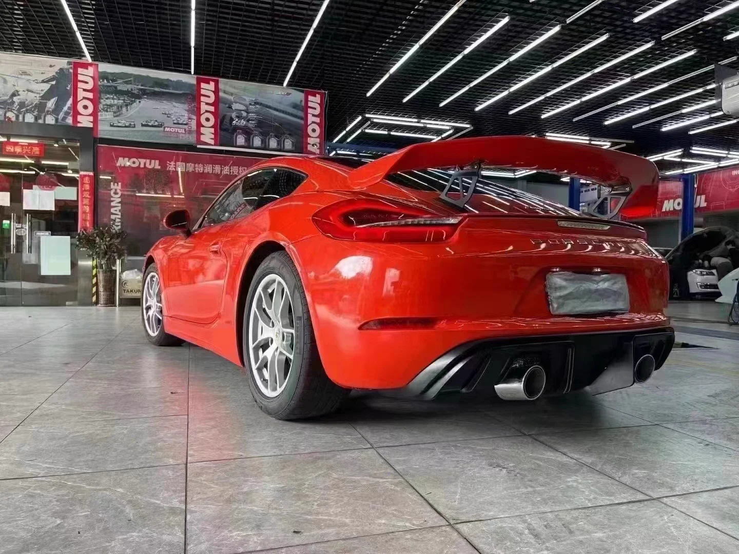 รูปชุดแต่ง ชุดแต่ง Porsche Cayman 981 GT4 ภาพที่ 2